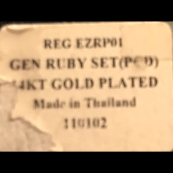 Ruby color necklace - Picture 2 of 2